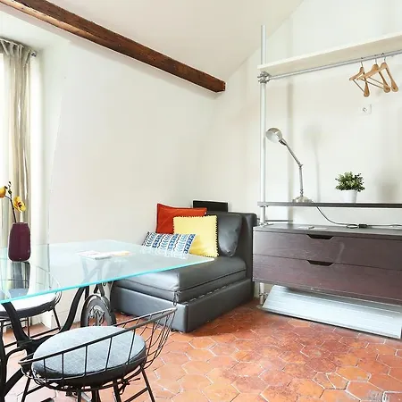 Short Picasso Apartment Paris