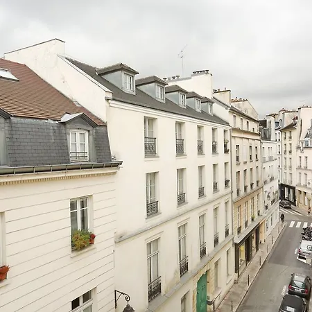 Short Picasso Paris