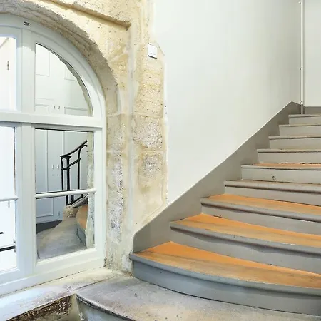 Apartment Short Picasso